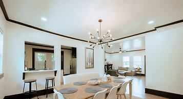 Cozy 6BR Home Near Plaza Dist -sleeps 15