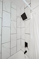 Cozy 6BR Home Near Plaza Dist -sleeps 15