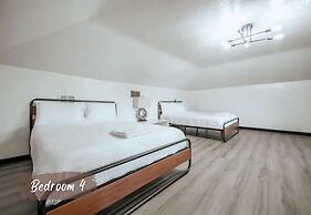 Cozy 6BR Home Near Plaza Dist -sleeps 15