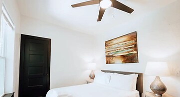 Cozy 6BR Home Near Plaza Dist -sleeps 15