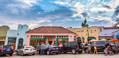 Cozy 6BR Home Near Plaza Dist -sleeps 15