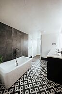 Cozy 6BR Home Near Plaza Dist -sleeps 15