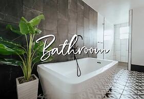 Cozy 6BR Home Near Plaza Dist -sleeps 15