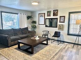 Comfy House With Fenced Yard I Step to Plaza Dist