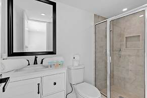 Pompano Gem 1 mi to Beach 12 Pickleball Courts