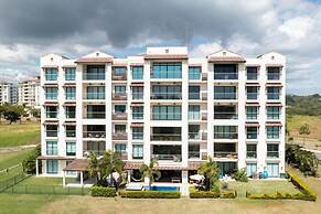 The Spacious Condo by Acomodo