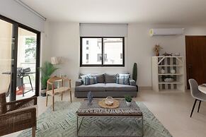 The Spacious Condo by Acomodo
