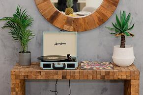 The Spacious Condo by Acomodo