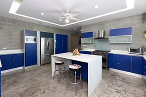 The Acomodo Penthouse Costa del Este