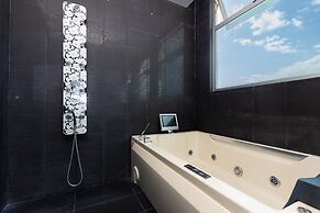 The Acomodo Penthouse Costa del Este