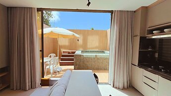 Flat FM20 Piscina Privativa - By Almare