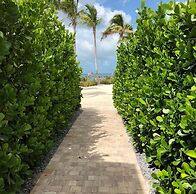 5 Beautiful 4 Bed 3 Bath Pool Home w Free Dock