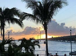 5 Beautiful 4 Bed 3 Bath Pool Home w Free Dock