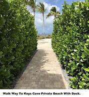 2 Beautiful 4 Bed 3 Bath Pool Home w Free Dock