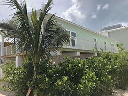 2 Beautiful 4 Bed 3 Bath Pool Home w Free Dock