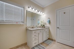 2 Beautiful 4 Bed 3 Bath Pool Home w Free Dock