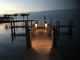 2 Beautiful 4 Bed 3 Bath Pool Home w Free Dock