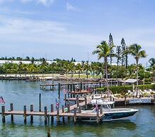 2 Beautiful 4 Bed 3 Bath Pool Home w Free Dock