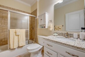 2 Beautiful 4 Bed 3 Bath Pool Home w Free Dock