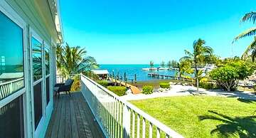 8 Waterfront 4 Bed 3 Bath Pool Home w Free Dock