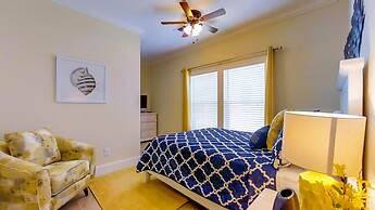 8 Waterfront 4 Bed 3 Bath Pool Home w Free Dock