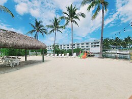 8 Waterfront 4 Bed 3 Bath Pool Home w Free Dock