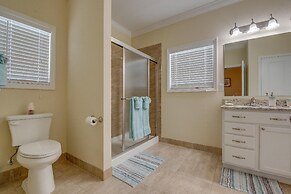 4 Beautiful 4 Bed 3 Bath Pool Home w Free Dock