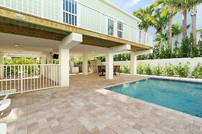 1 Beautiful 4 Bed 3 Bath Pool Home w Free Dock