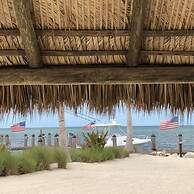 1 Beautiful 4 Bed 3 Bath Pool Home w Free Dock