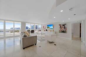 City and Bay View Condo - Walk to Science Museum