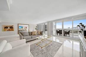 City and Bay View Condo - Walk to Science Museum