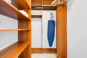 City and Bay View Condo - Walk to Science Museum