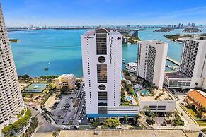 City and Bay View Condo - Walk to Science Museum