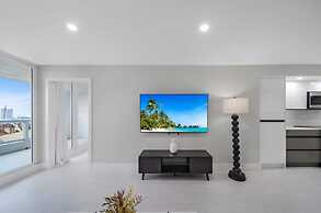 City Vibes Ocean View Next to Art Basel