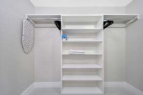 City Vibes Ocean View Next to Art Basel