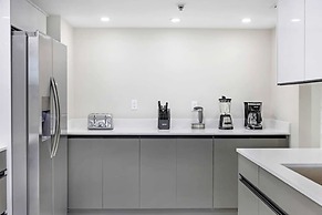 City Vibes Ocean View Next to Art Basel