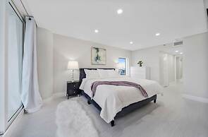 City Vibes Ocean View Next to Art Basel