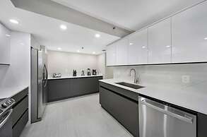 City Vibes Ocean View Next to Art Basel