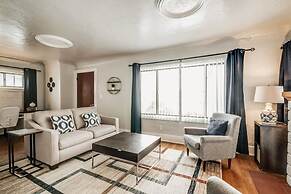 Shiny and Comfortable Oakland House 3 car Driveway