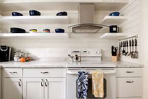 Gather Around the Mid-century Table at a Tranquil Haven