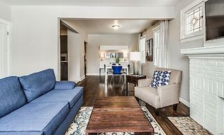 Great 6 Bedroom Peaceful Family Retreat in the University District