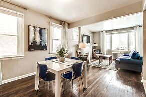 Great 6 Bedroom Peaceful Family Retreat in the University District