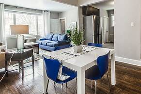 Great 6 Bedroom Peaceful Family Retreat in the University District