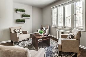 Great 6 Bedroom Peaceful Family Retreat in the University District