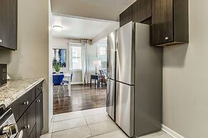 Great 6 Bedroom Peaceful Family Retreat in the University District