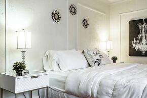 Glamorous Green Beauty in the Heart of University District 15min to Do