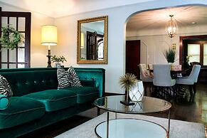 Glamorous Green Beauty in the Heart of University District 15min to Do