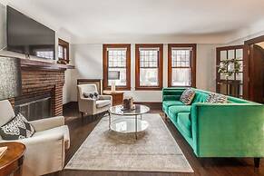 Glamorous Green Beauty in the Heart of University District 15min to Do