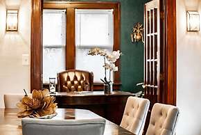 Glamorous Green Beauty in the Heart of University District 15min to Do