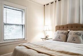 Glamorous Green Beauty in the Heart of University District 15min to Do